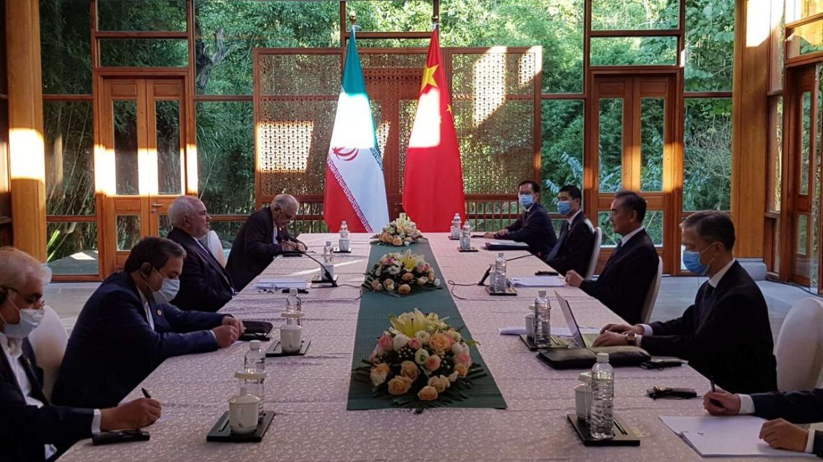 خبرنگاران وانگ یی: چین مخالف تضعیف برجام است خبرنگاران وانگ یی: چین مخالف تضعیف برجام است