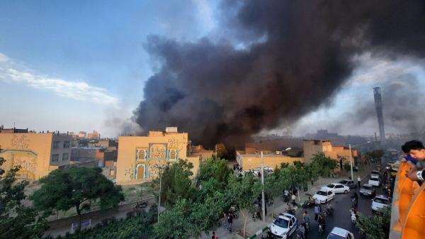 آتش سوزی مهیب یک انبار در حومه مشهد